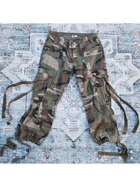 Vintage Y2K Camouflage Capri Cargo Pants Size S Low Rise Green Grunge Rave
